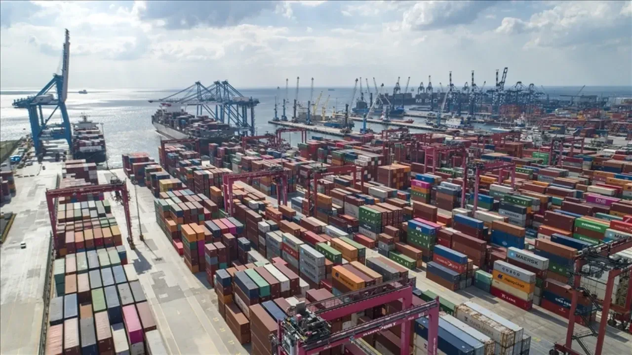 Ticaret Bakanlığı 3 yıllık hedefleri ilan etti: İhracatta 450 milyar dolarlık dev rota