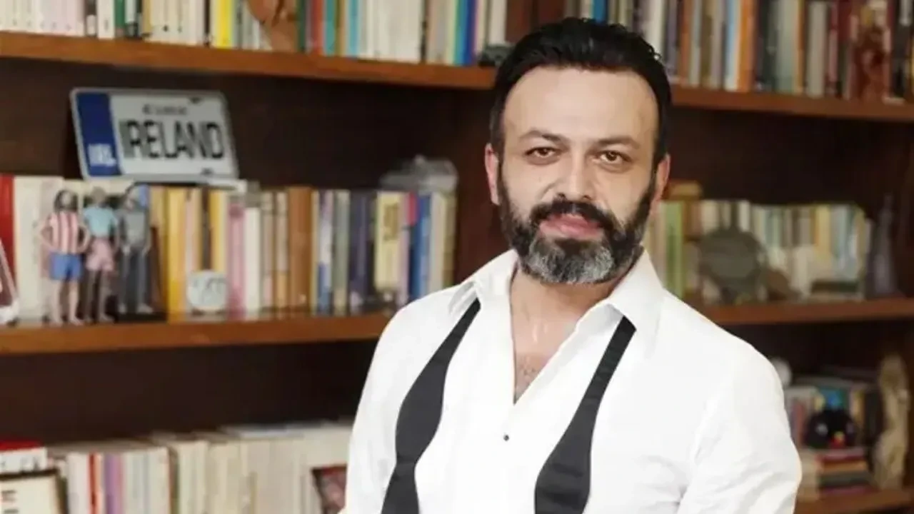 51 yaşında hayatını kaybeden Serhat Kılıç’a son veda! Sevenleri Muhsin Ertuğrul Sahnesi’nde buluştu
