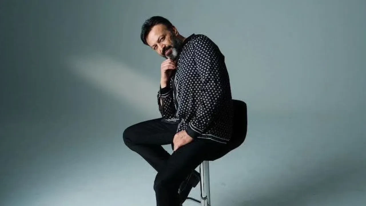 51 yaşında hayatını kaybeden Serhat Kılıç’a son veda! Sevenleri Muhsin Ertuğrul Sahnesi’nde buluştu