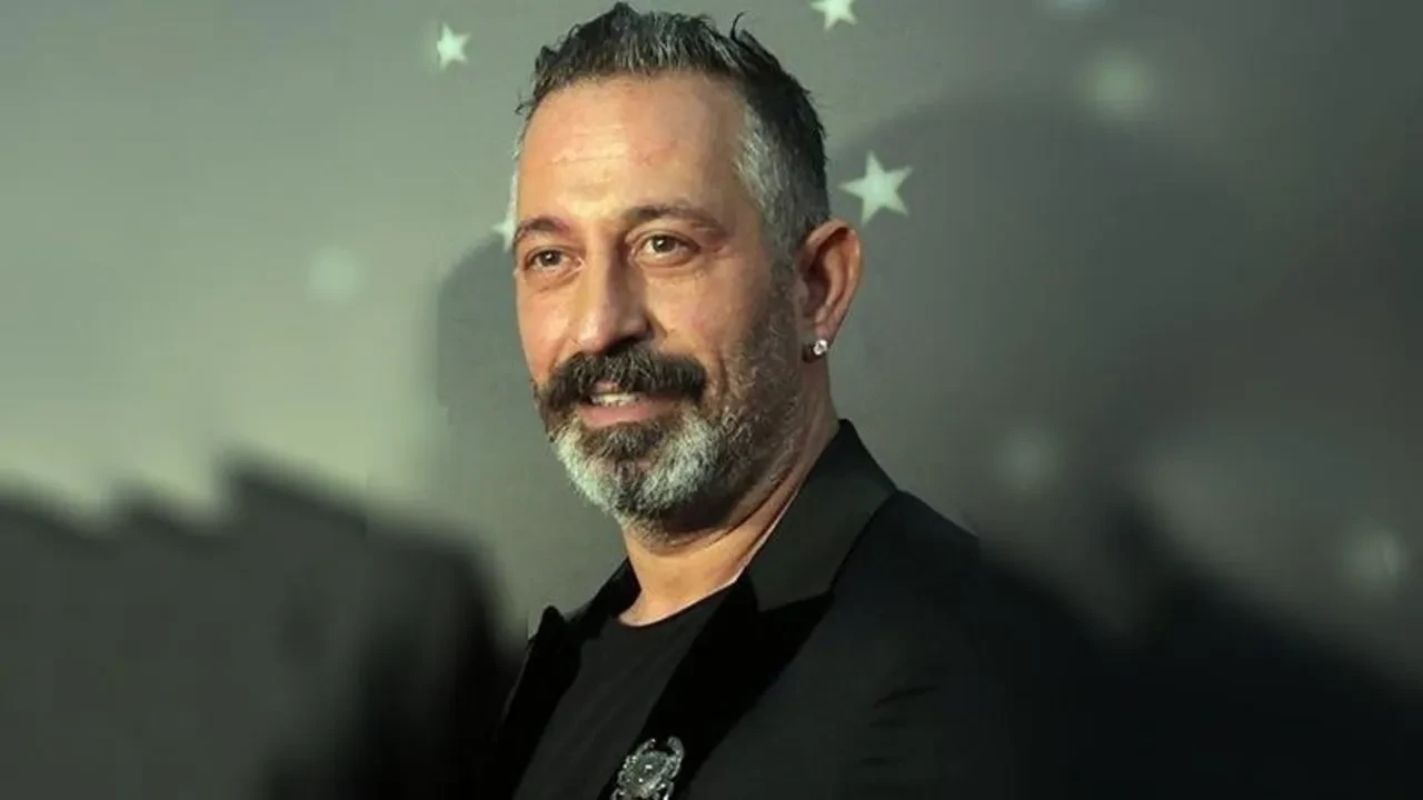 Cem Yılmaz'ın kulağındaki çizgi dikkat çekmişti! Uzmandan açıklama geldi: Kalp krizi belirtisi mi?