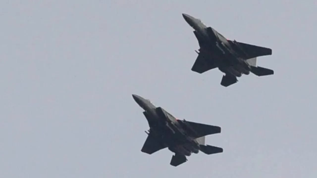 Çin ve Japon uçakları havada karşı karşıya geldi