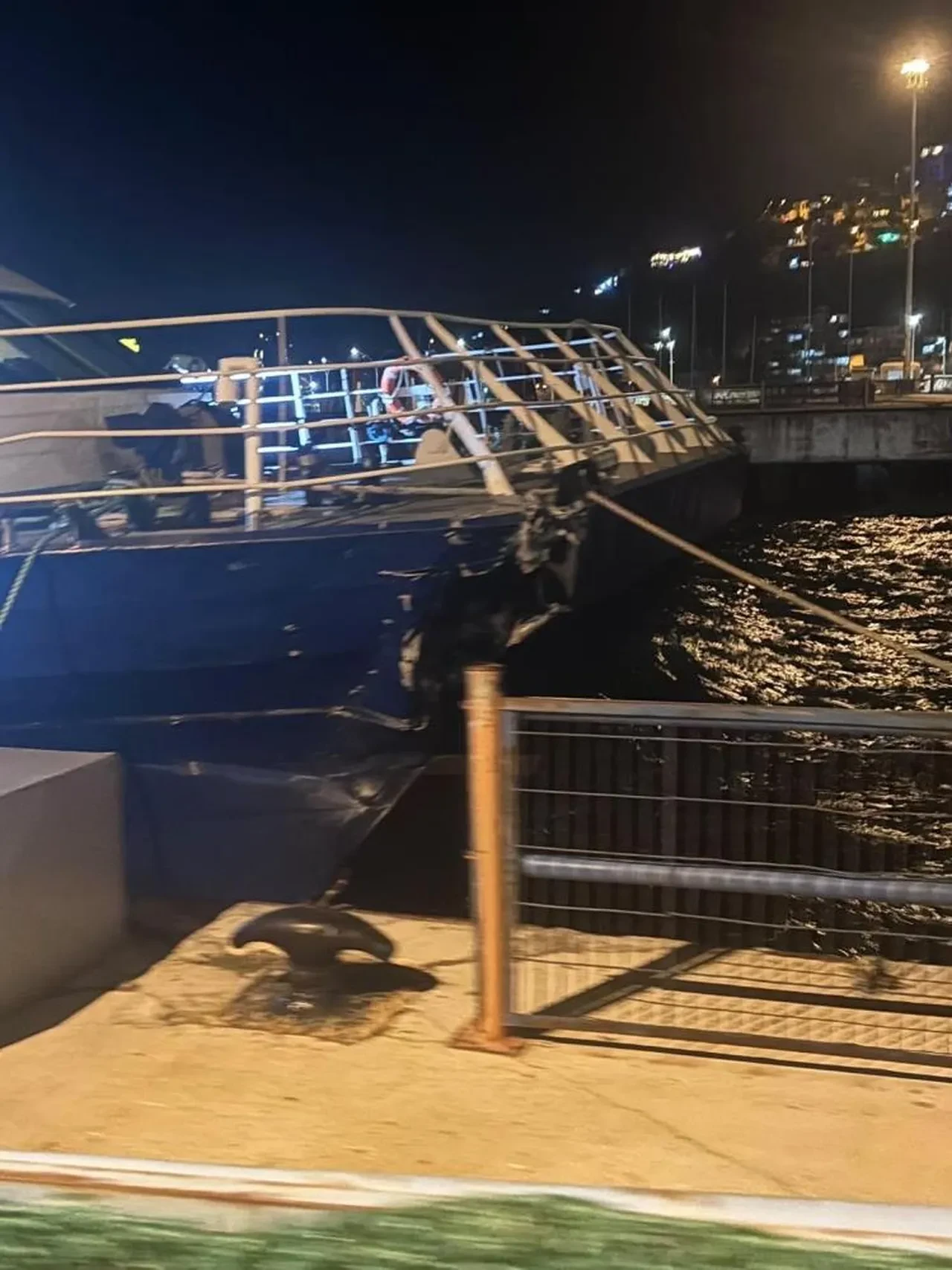 İDO deniz otobüsü iskeleye çarptı: Yolcular büyük panik yaşadı