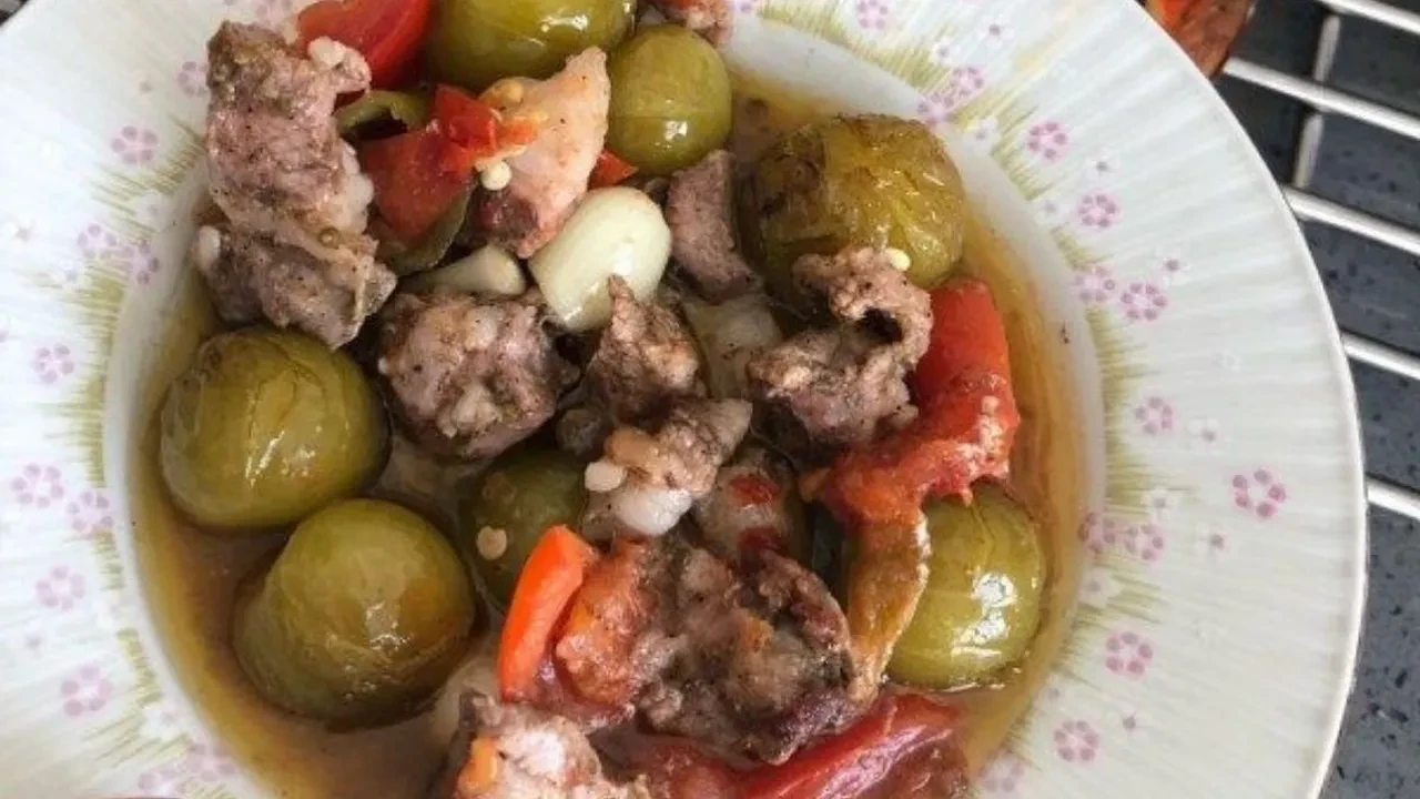 Malatya’nın meşhur erikli et yemeği! Ekşisiyle iştah açıyor, tarifi çok kolay