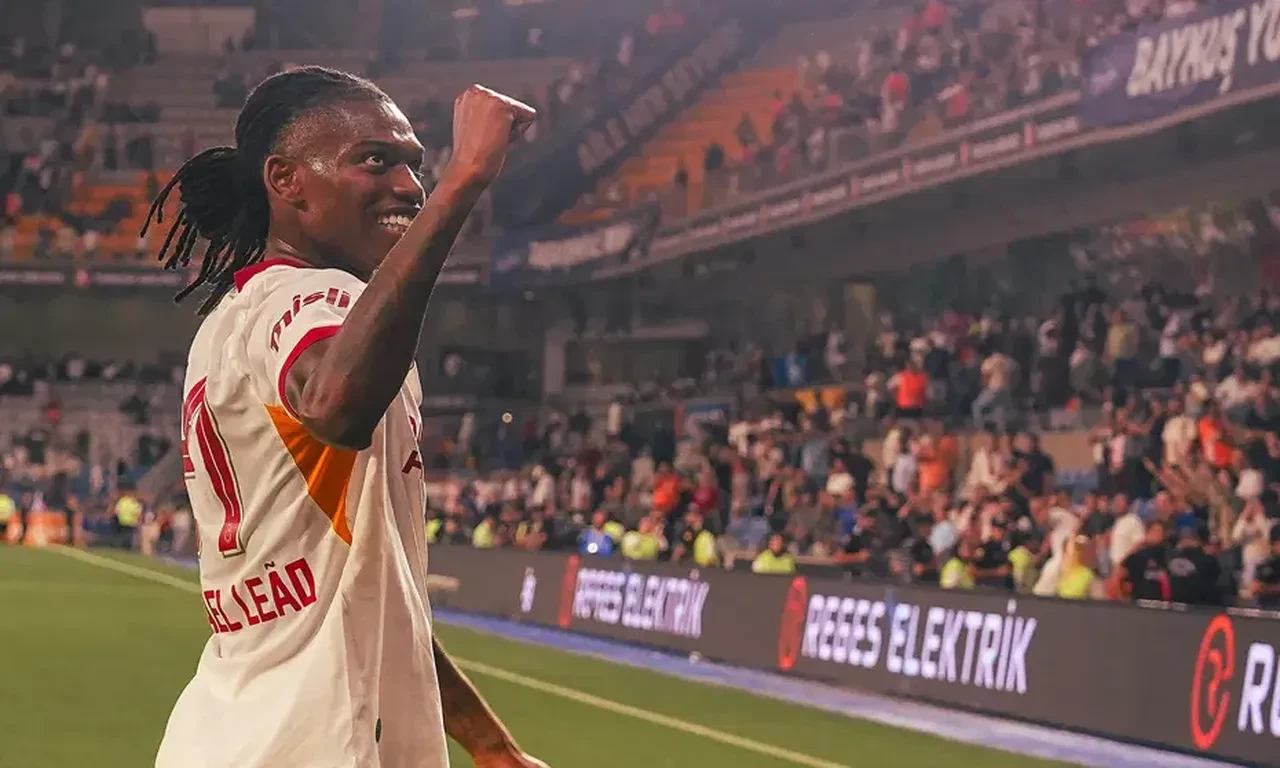 Rafael Leao'dan Sane ve Okan Buruk itirafı: '10 numarayı istedim ama...'