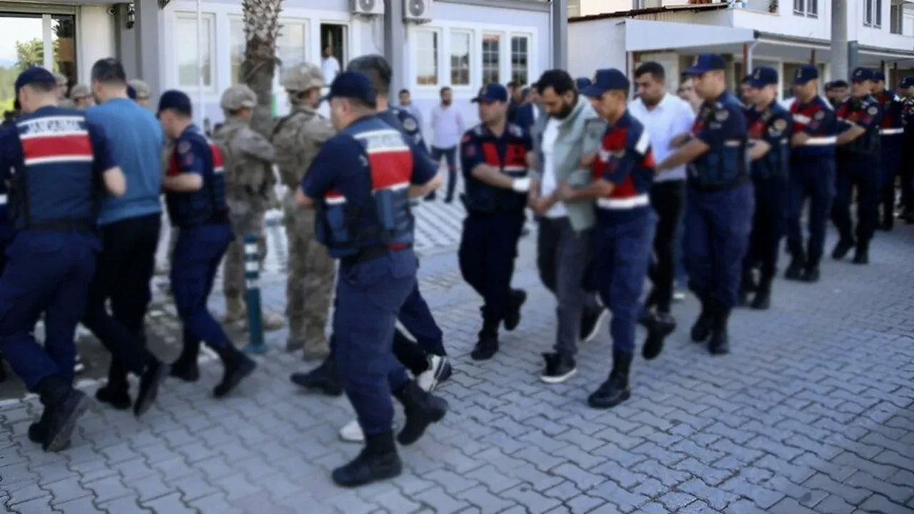 Şapkalılar suç örgütü iddianamesinde şoke eden detay: Haraç alamadıkları iş yerine lokma aracı gönderdiler