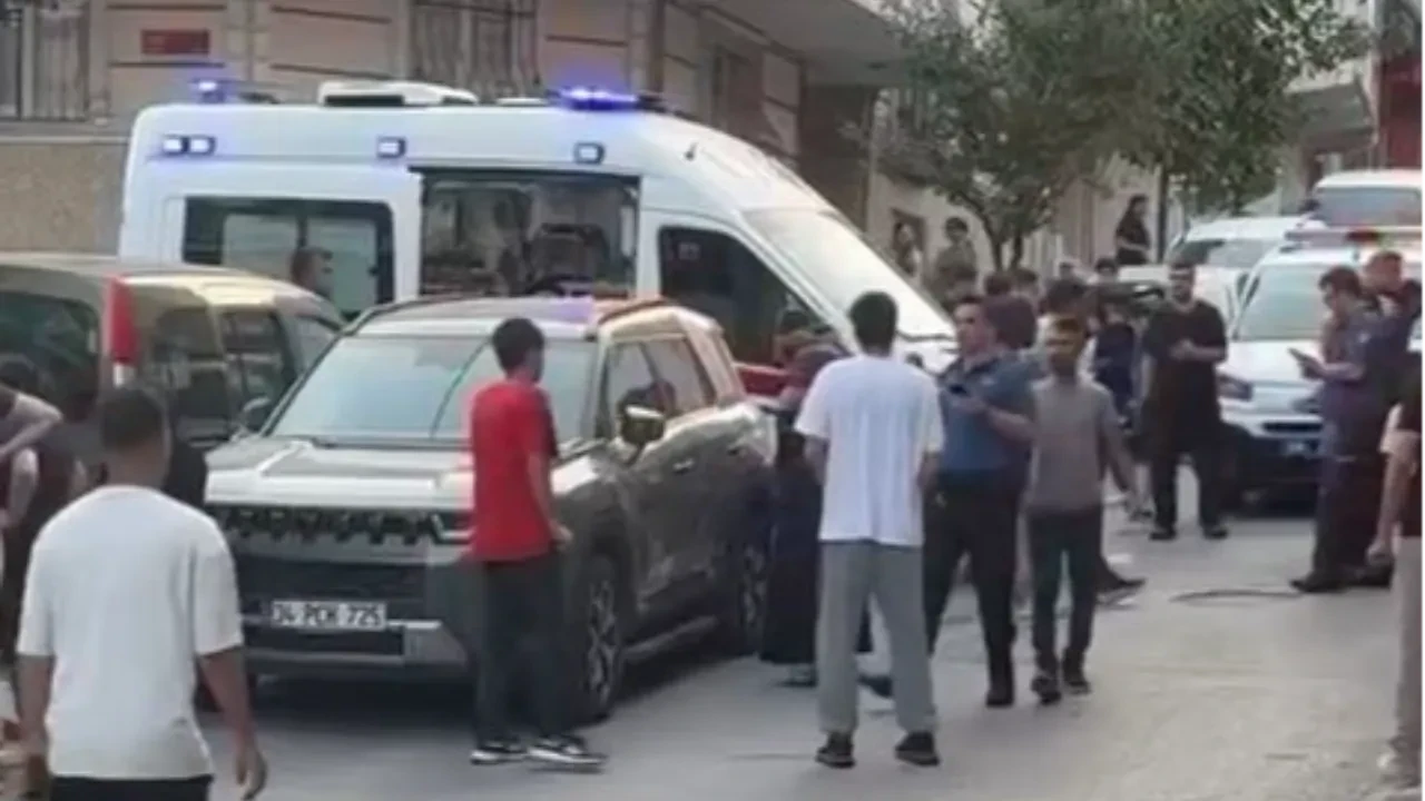 Sokak ortasında ailelerin silahlı kavgasında çocuk vuruldu