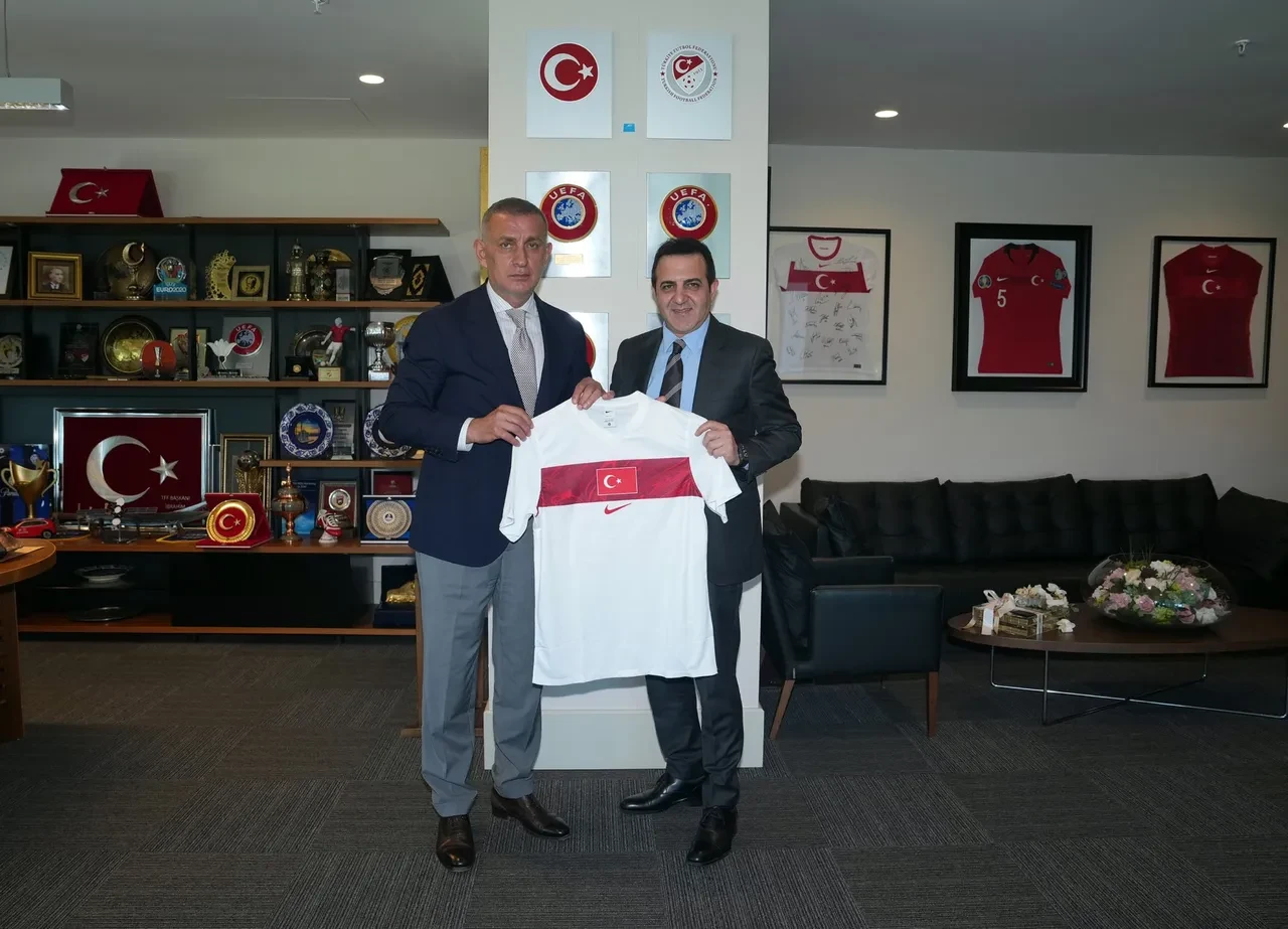 TFF'de sürpriz ziyaret: Dursun Özbek Riva'da İbrahim Hacıosmanoğlu ile buluştu