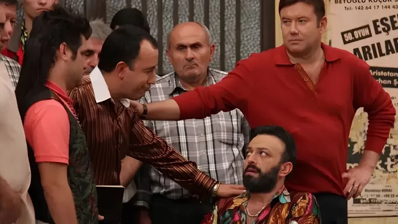 Ceyhun Fersoy'un Serhat Mustafa Kılıç paylaşımı tepki çekti! Hikayeyi silen oyuncu eleştirilere yanıt verdi