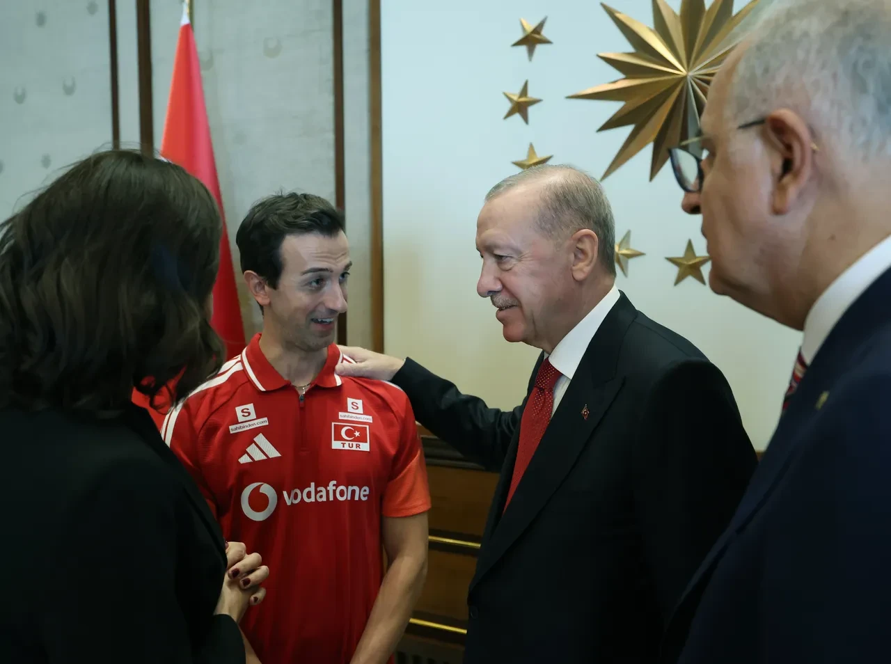 Cumhurbaşkanı Erdoğan, şampiyon voleybolcuları kabul etti