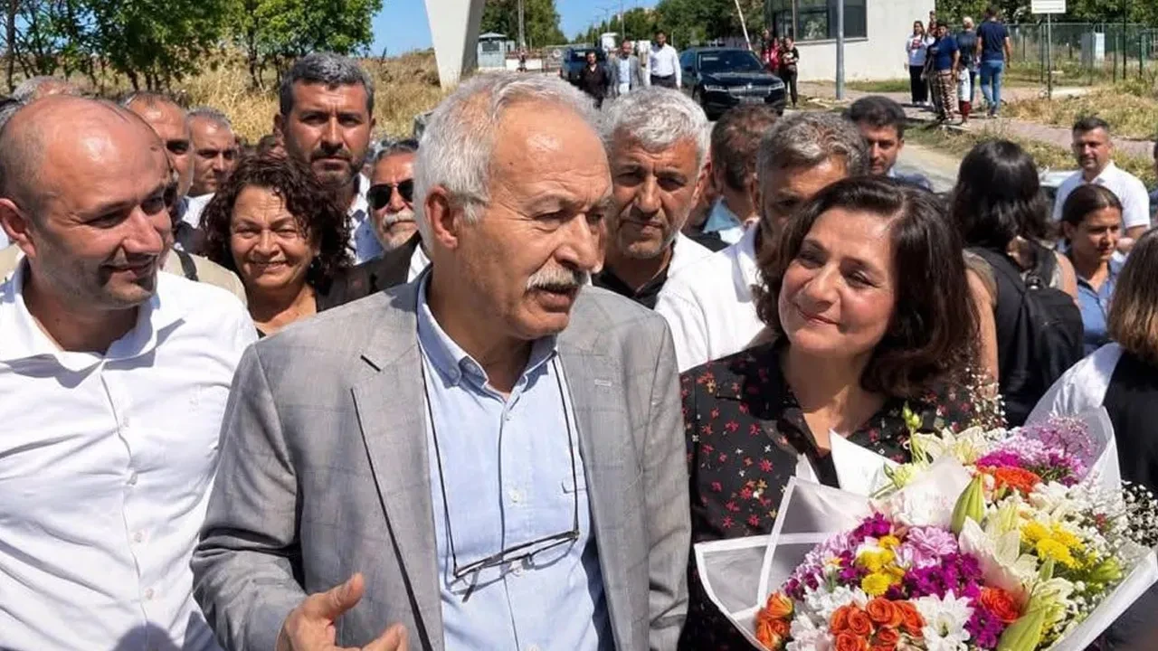 Eski Diyarbakır Büyükşehir Belediyesi Eş Başkanı Selçuk Mızraklı tahliye edildi