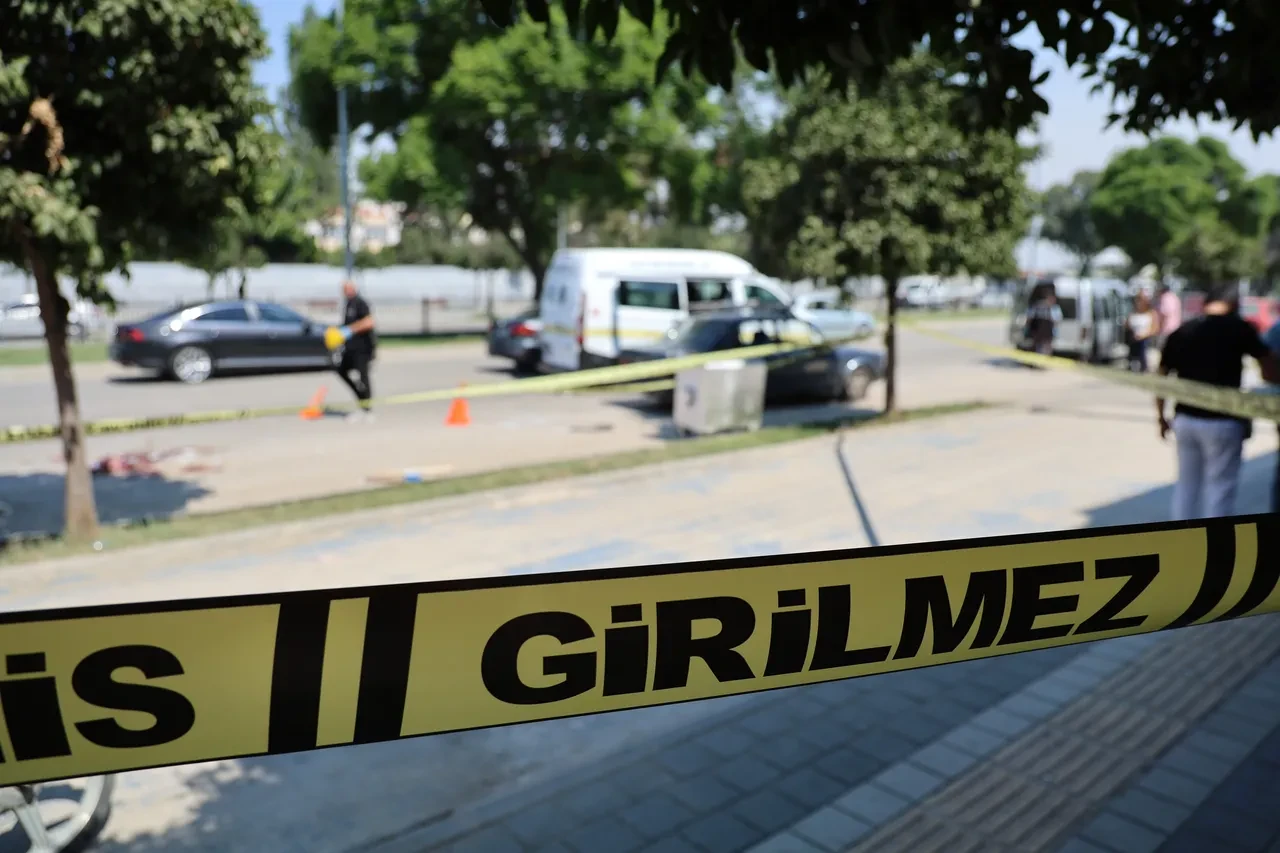 Kanlı biten boşanma davası : 1 ölü 5 yaralı
