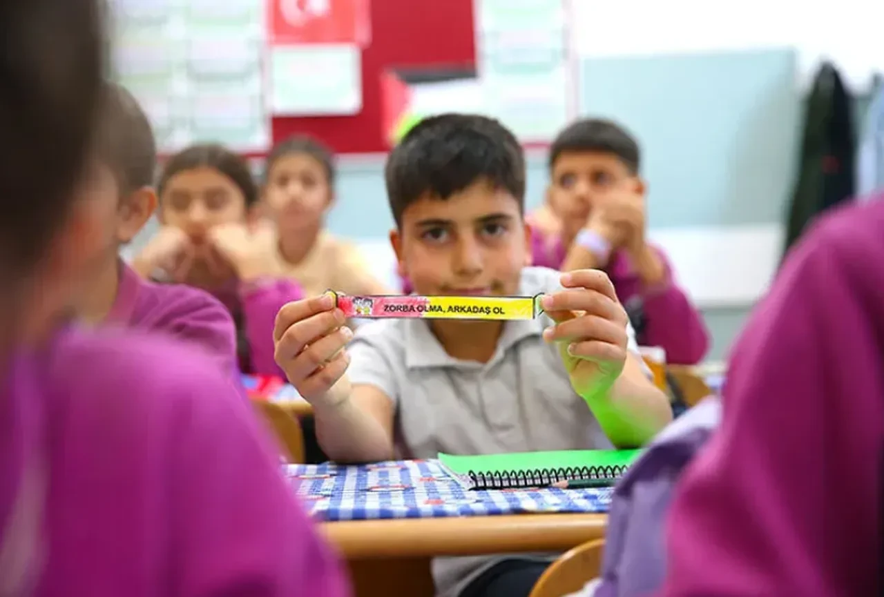 Okul zili çaldı, uzman uyardı! Çocuğunuzda bu belirtiler varsa dikkat: 15 gün çok kritik