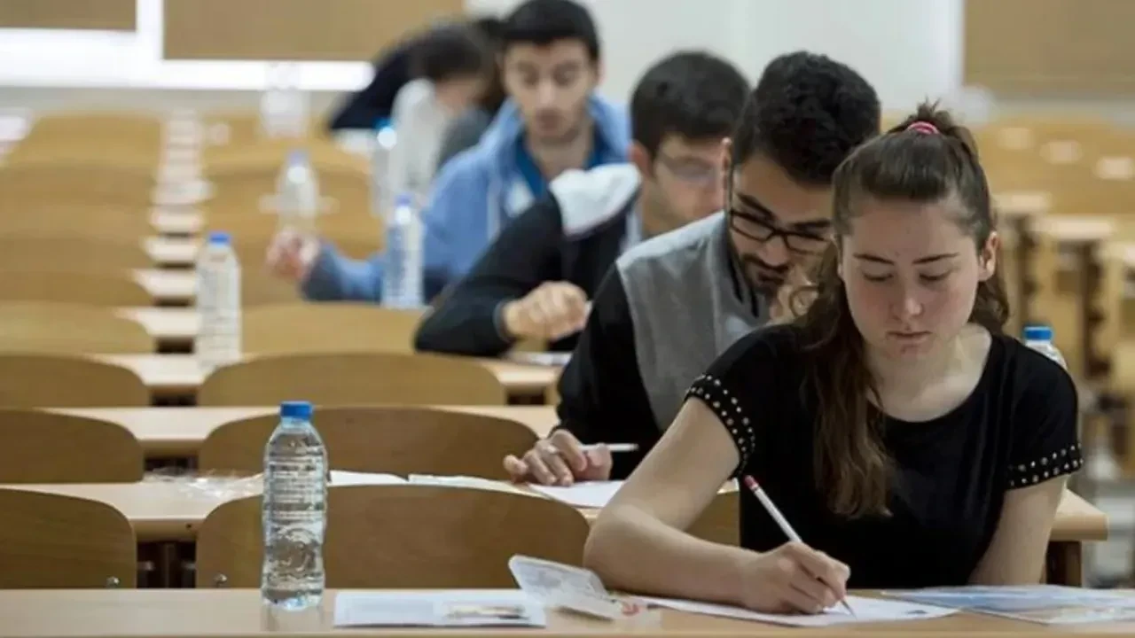 PISA 2025 sonuçları açıklandı! Türkiye'den tarihi başarı: İşte alan alan Türkiye’nin yeni sıralaması