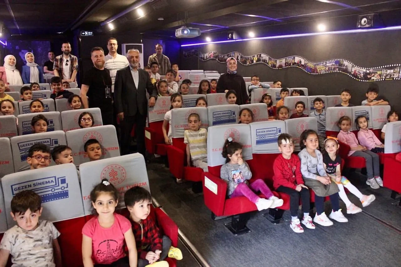 8 yılda 681 ilçede 1,5 milyondan fazla çocuk sinemayla buluştu