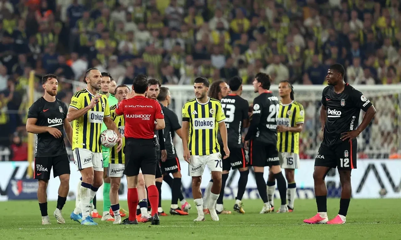 Fenerbahçe-Roma maçı öncesi İsmail Kartal'dan sürpriz Mason Greenwood kararı!