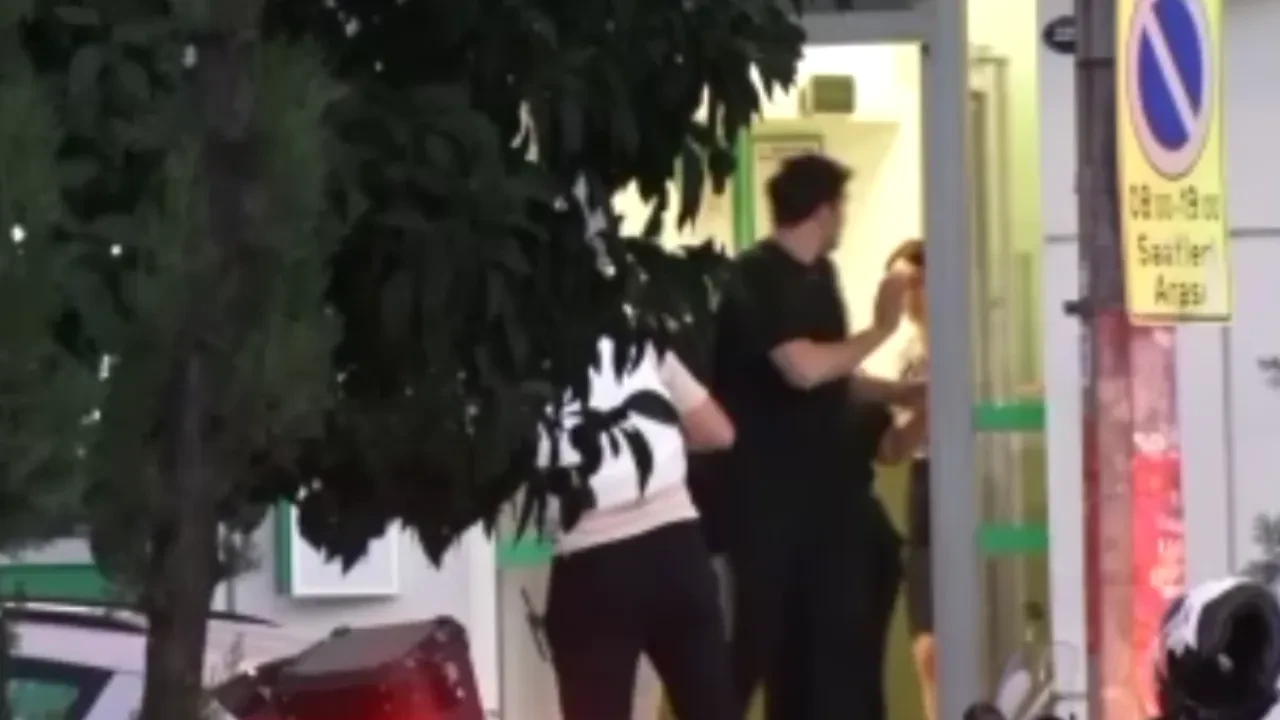 İzmir'de banka soygununda rehinelerin kurtarılma anı kamerada