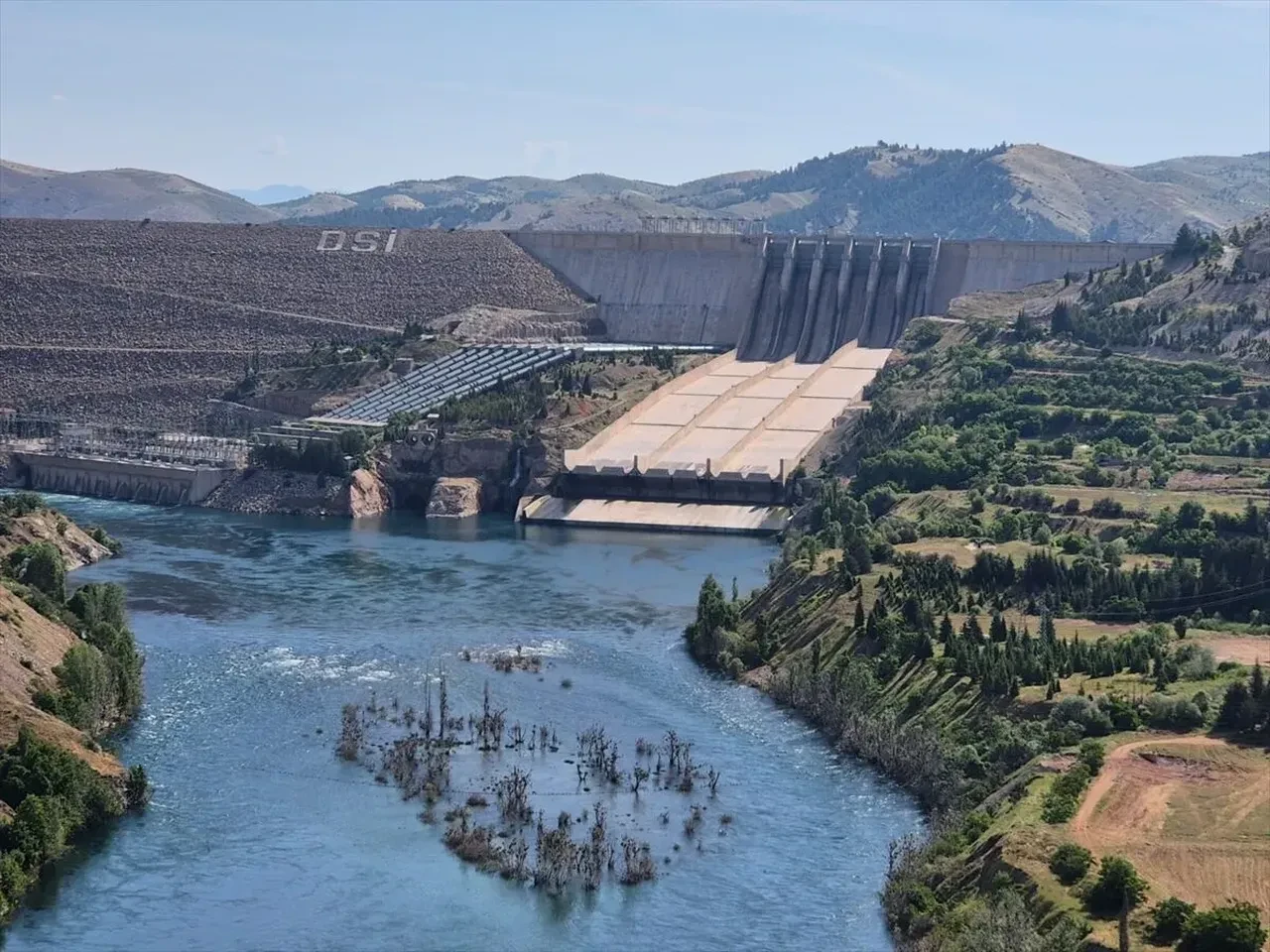 Keban HES'ten tarihi rekor! 52 yılda 294 milyar kilovatsaat elektrik üretti