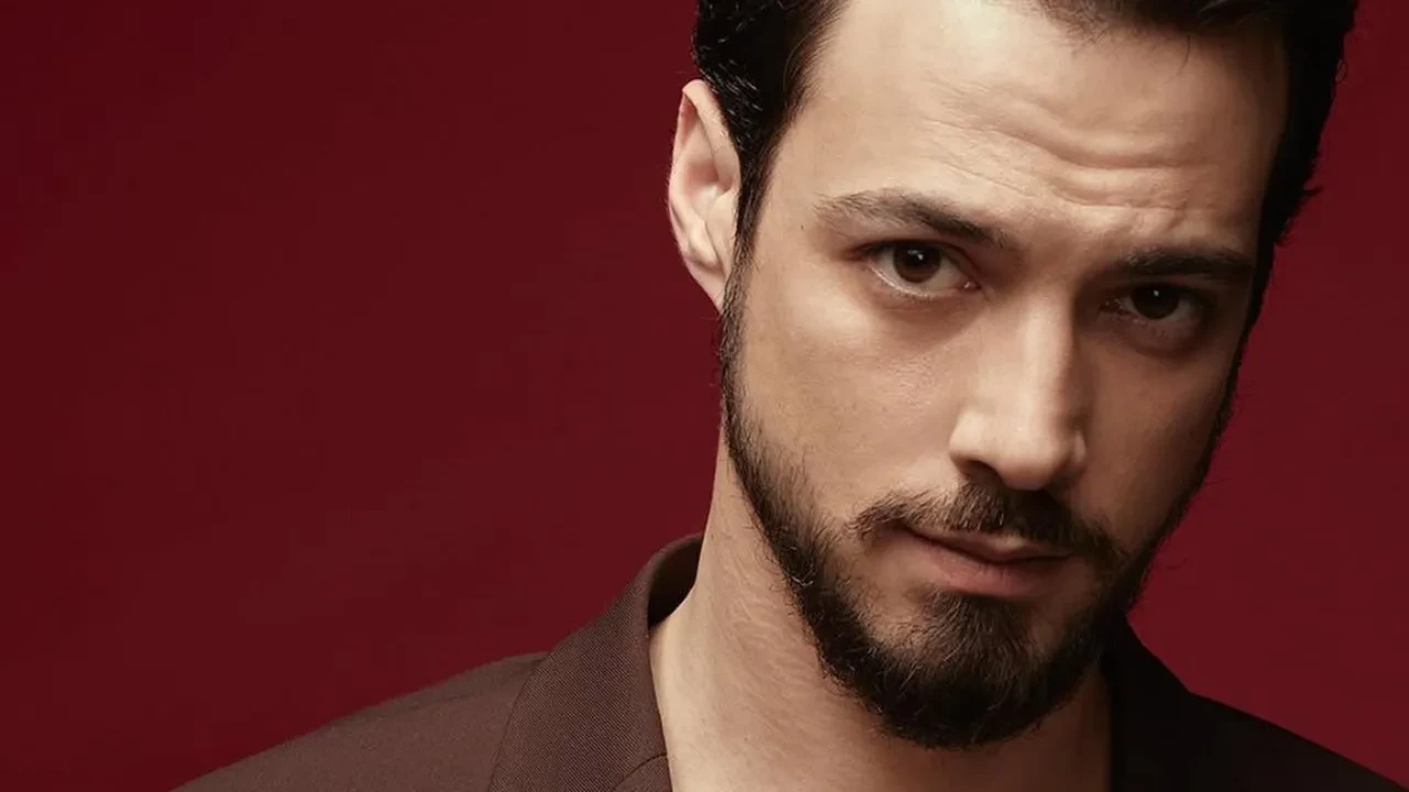 Mert Yazıcıoğlu 80’lere ışınlandı! “Küçük Mert” esprisi gündem oldu