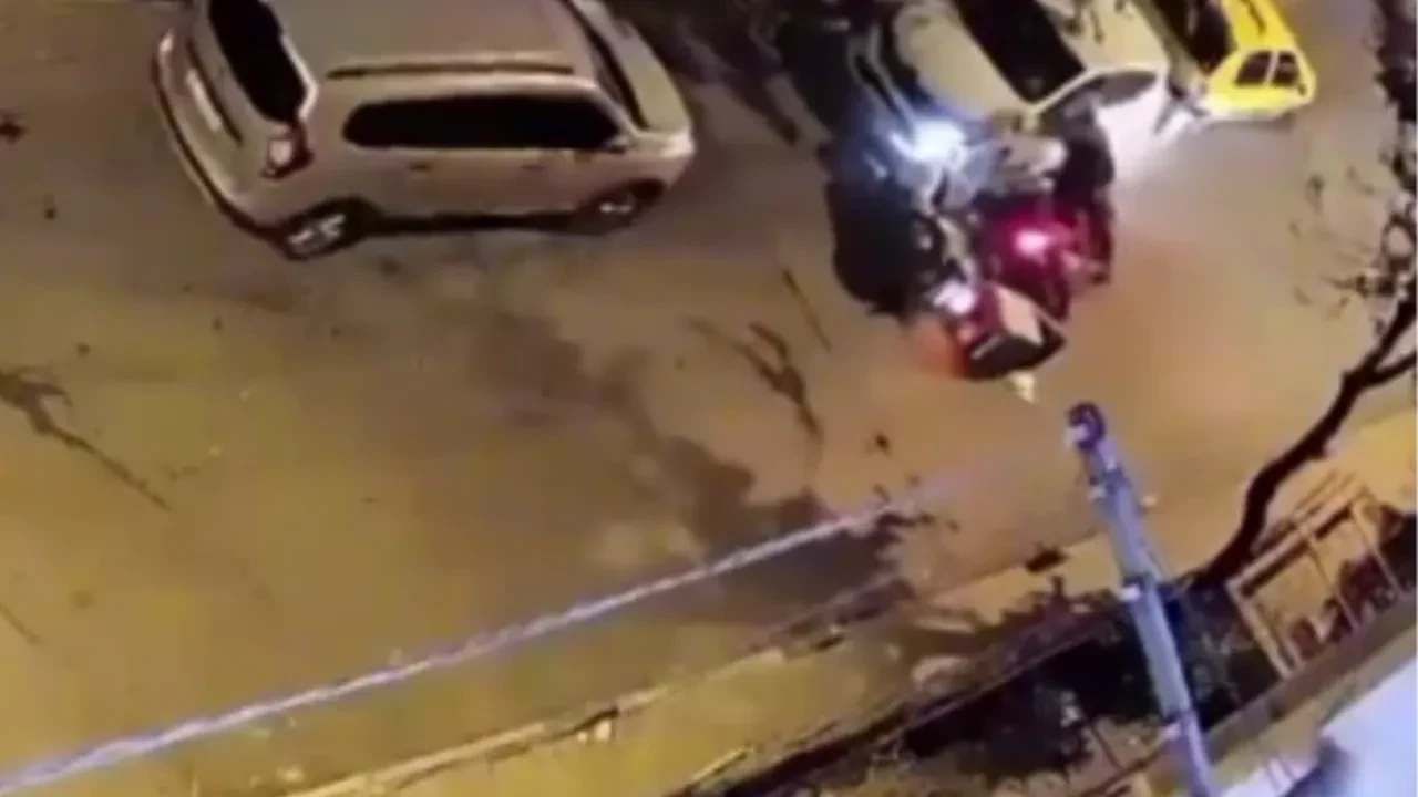 Polisten kaçarken ters yöne girdi, akrabalarıyla birlikte gözaltına alındı