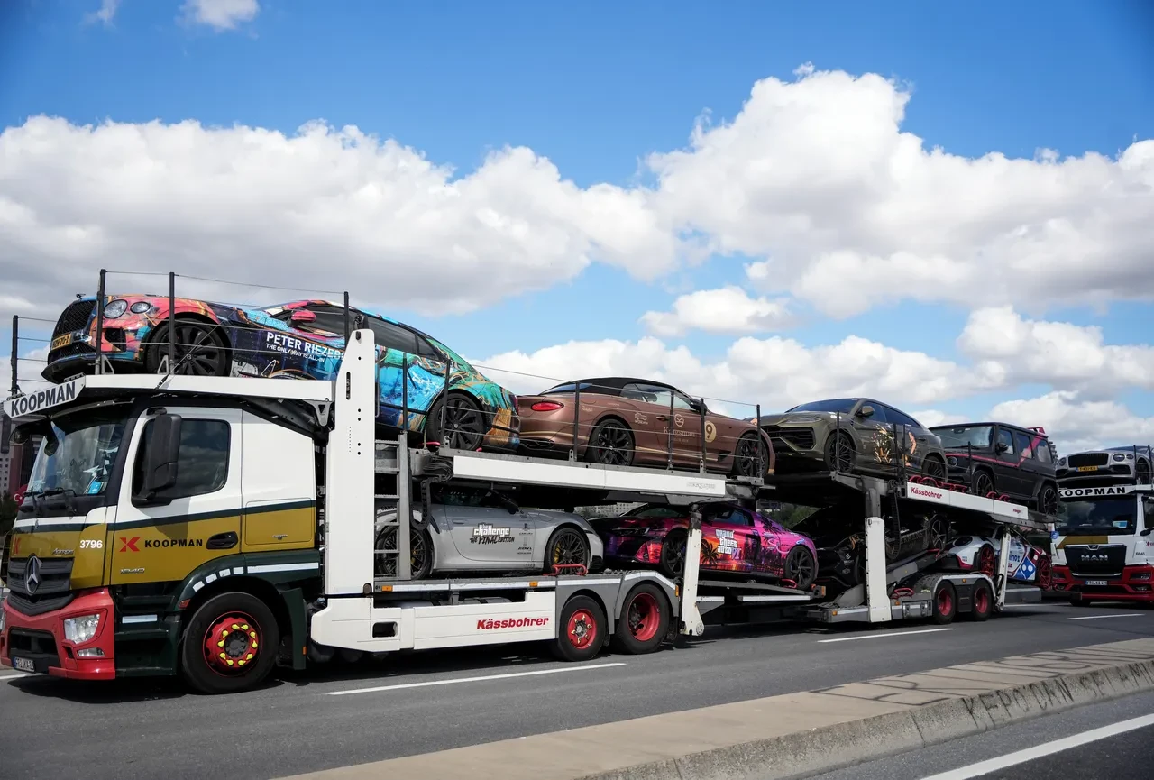 Ralli sonrası İstanbul'da dev filo! Atatürk Havalimanı'nda lüks araç geçidi