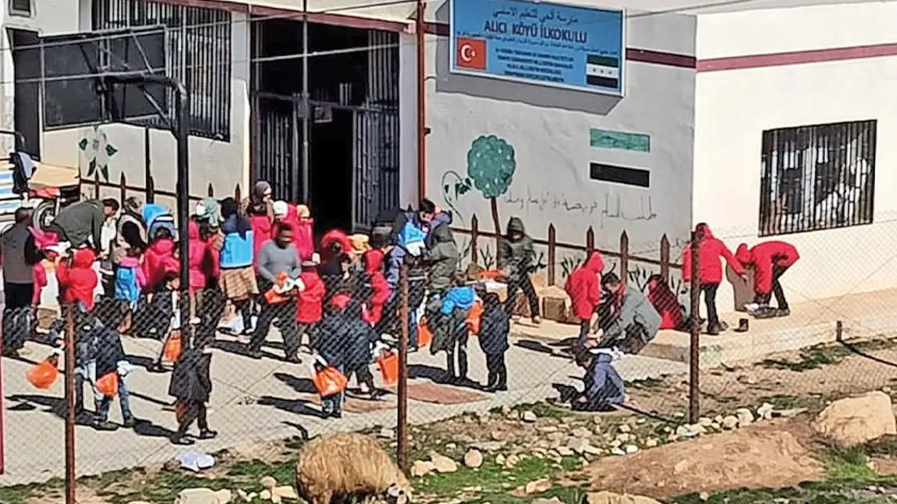 Suriye'de tepki çeken 'seçmeli dil' kararı! Türkçe çıkarıldı, Fransızca getirildi