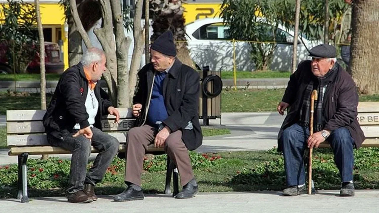 Türkiye’de yeni dönem başlıyor: OVP'ye girdi! Yaşlı nüfus için 'bakım Sigortası' geliyor