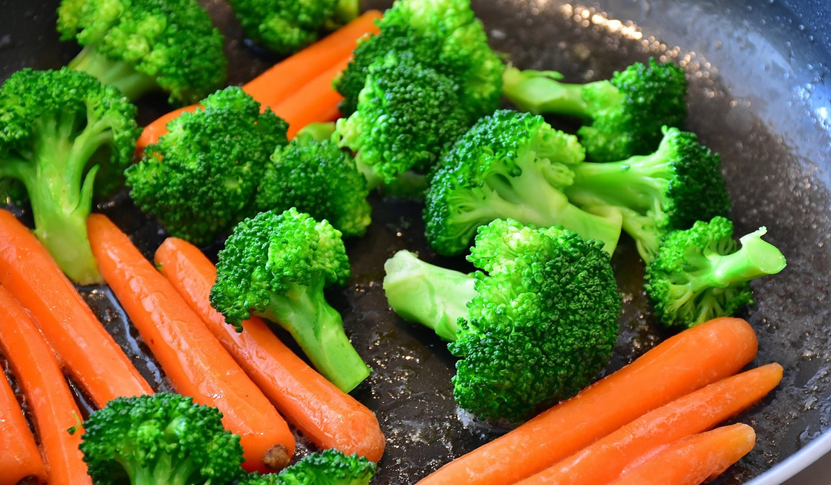 Brokolinin yapısında bolca B5 ve C vitaminleri bulunur. Bu özelliği sayesinde de akciğerleri sigaranın yarattığı hasara karşı korur. Brokoli gibi 