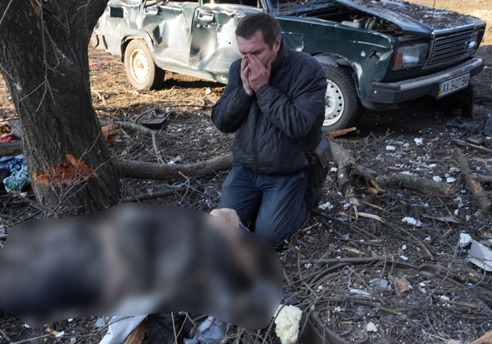 Rusya'nın Ukrayna'ya yönelik askeri müdahalesi sırasında Harkiv kentinde düzenlenen bir hava saldırısı sonrası, sivillerden yaralanan ve hayatını kaybedenler oldu.