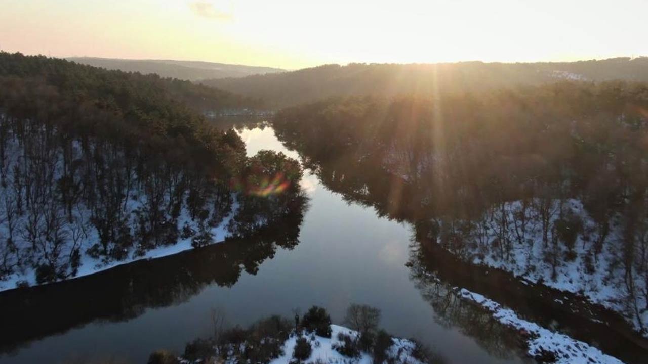 İstanbul'da etkili olan Aybar kar fırtınası barajlardaki doluluk oranını artırdı. 