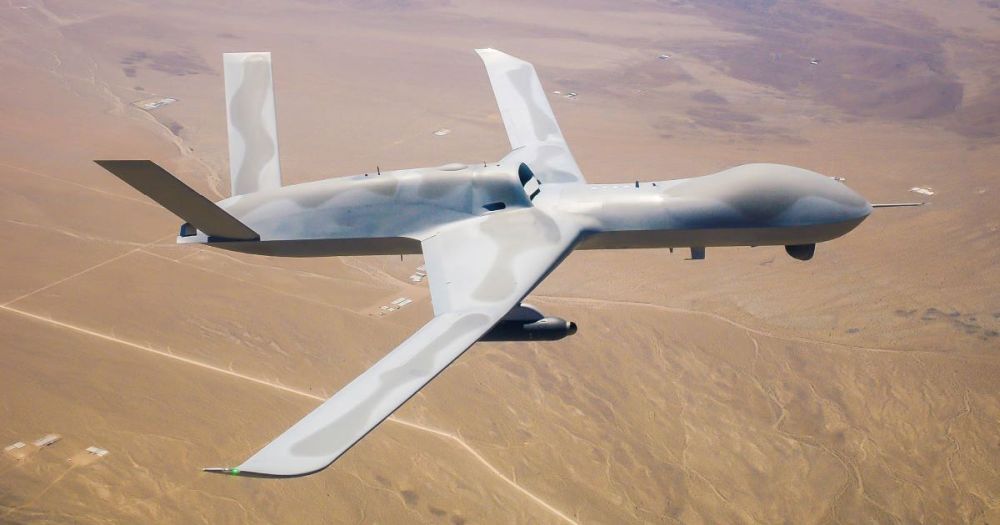 50.000 fit irtifaya çıkabilen MQ-20 Avenger diğer adıyla Predator, yaklaşık 3 tonluk faydalı yük taşıma kabiliyetine sahiptir.
Bir diğer yandan bu SİHA, son teknoloji olan F-35 savaş uçağında kullanılan üst düzey optik işaretleme ve radar sistemlerini de bünyesinde bulundurur. 18 saat olan operasyon süresi ise gerekli durumlarda rahatlıkla 24 saatin üzerine çıkabilecek şekilde tasarlanmıştır.

