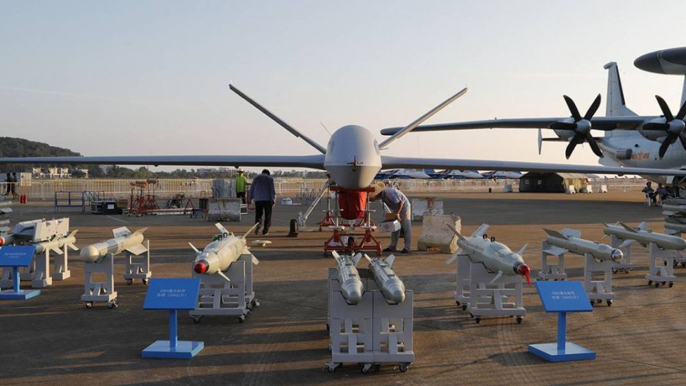 CAIG Wing Loong II teknik özellikleri,

20.5 metre kanat açıklığına (Wingspan)
4.1 metre yüksekliğe
11 metre uzunluğa
4.2 ton maksimum kalkış ağırlığına (MTOW)
10.000 metre yüksekliğe çıkma (33.000ft)
1500km menzile
32 saat havada kalabilme
yeteneğine sahiptir.