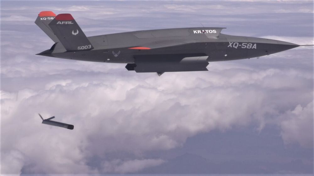 Öte yandan XQ-58 mühimmat olarak başka İHA'ları kullanabilme yeteneğine sahiptir. XQ-58, Altius-600 adı verilen otonom bir hava aracını mühimmat olarak kullanabilir ve her biri ister entegre ister birbirinden bağımsız olarak hedefi vurabilir.