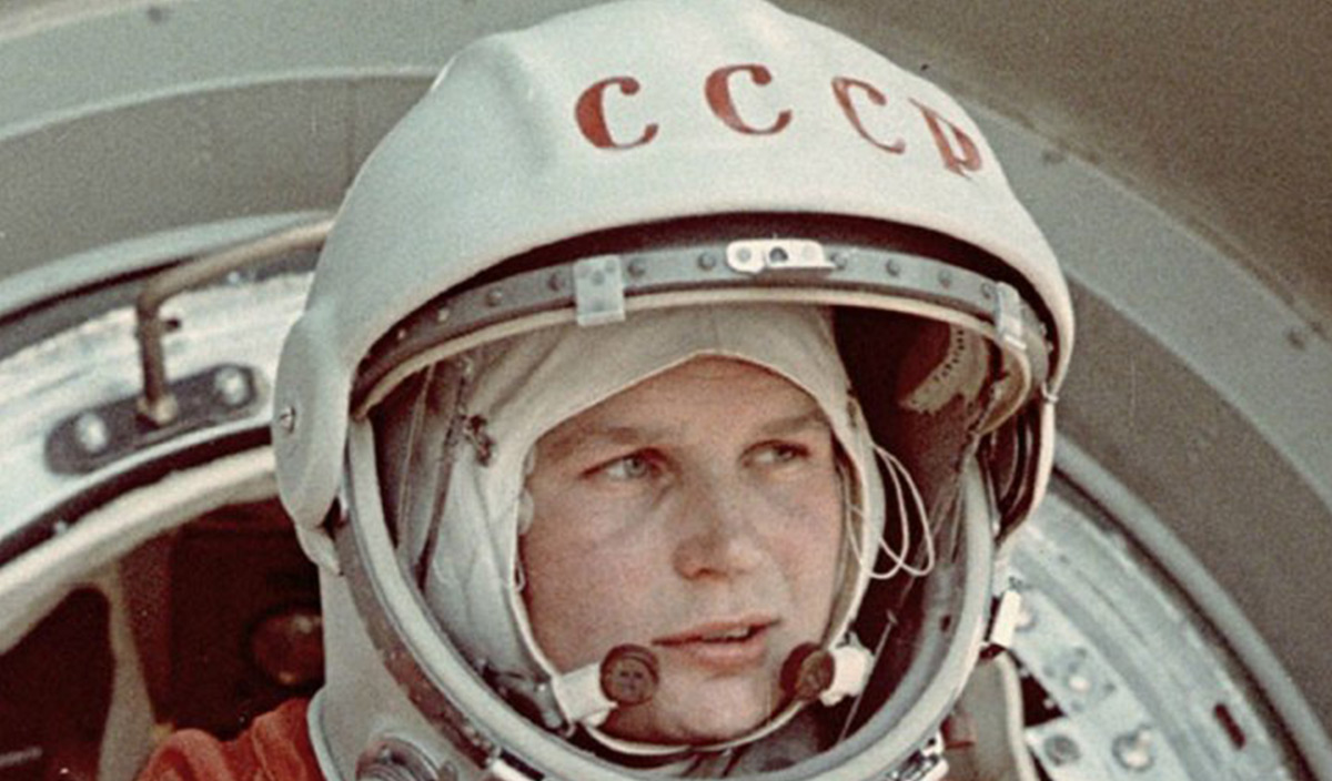 Sovyet kozmonot Yuri Gagarin, 9 Mart 1934'te şu anki Rusya’da yer alan Gzhatsk yakınlarındaki Klushino köyünde doğdu. Dört çocuklu bir ailenin üçüncü evladı olan Gagarin’in anne ve babası çiftçilikle uğraşıyordu. 