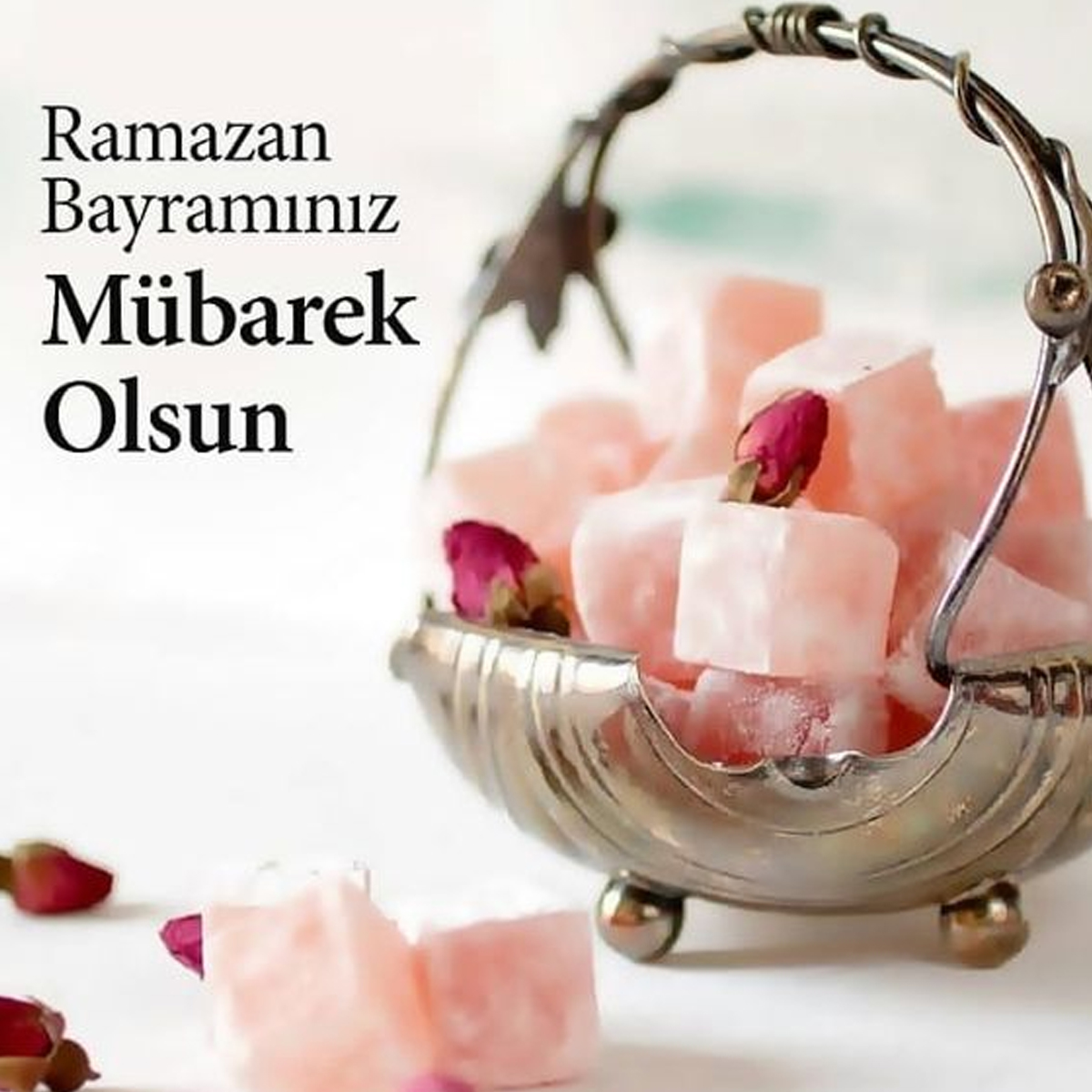 Bizi yaratan ALLAH a şükürler Olsun, Bütün Müslümanlara Hayırlı Olsun, Ramazan Bayramınız Mübarek Olsun.