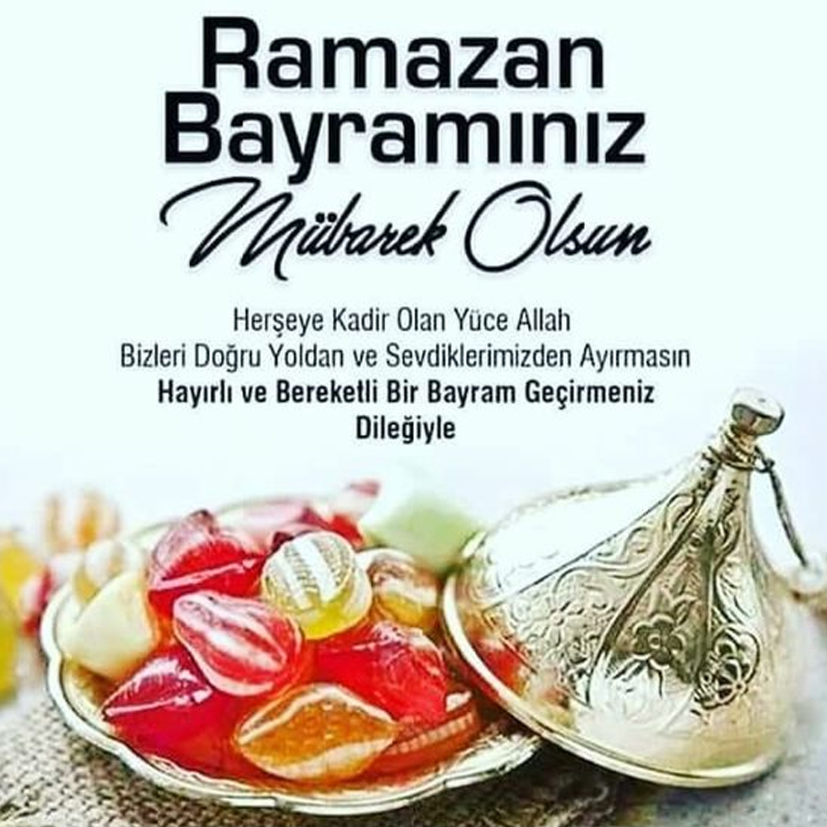 Rahmet deryasında gönüllerin sevgiye ve dostluğa dönüştüğü Ramazan Bayramı’nız kutlu olsun.