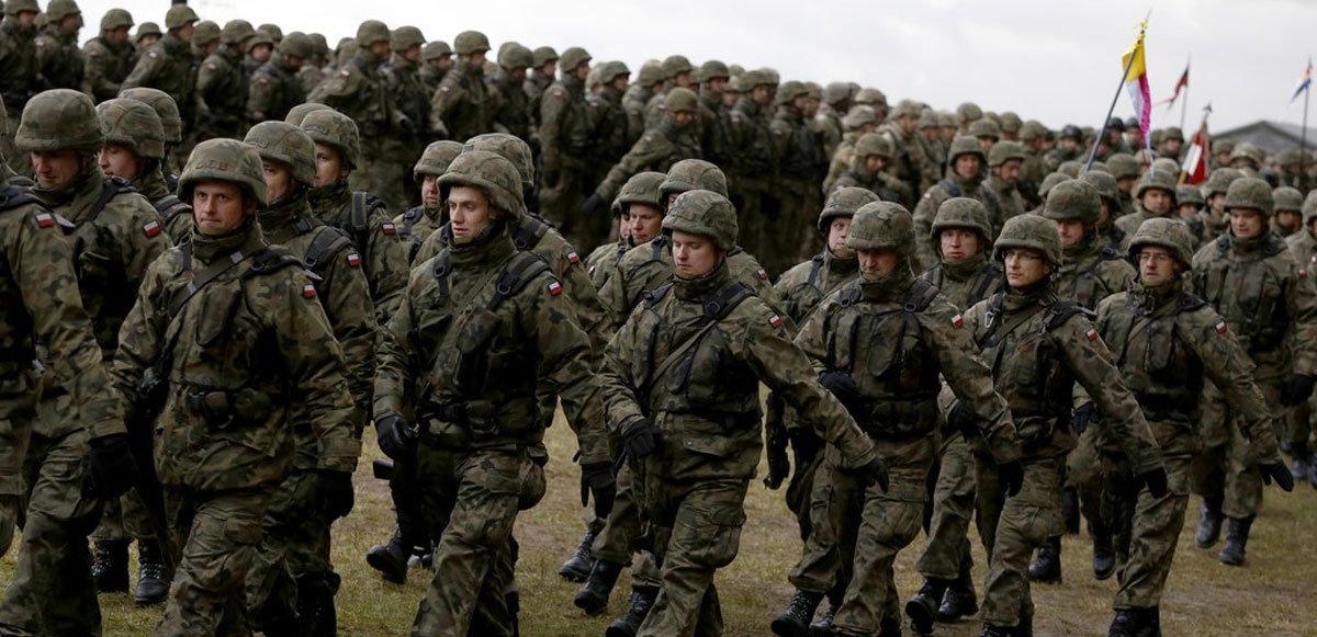 11. Çekya

Toplam nüfus: 10,686,269

Mevcut insan gücü: 5,011,174

Toplam askeri personel: 25,000

Aktif personel: 25,000

Toplam hava gücü: 100

Savaş tankları: 116

Zırhlı Savaş Aracı: 437

Toplam deniz varlıkları: -

Savunma bütçesi: 2,5 milyar dolar