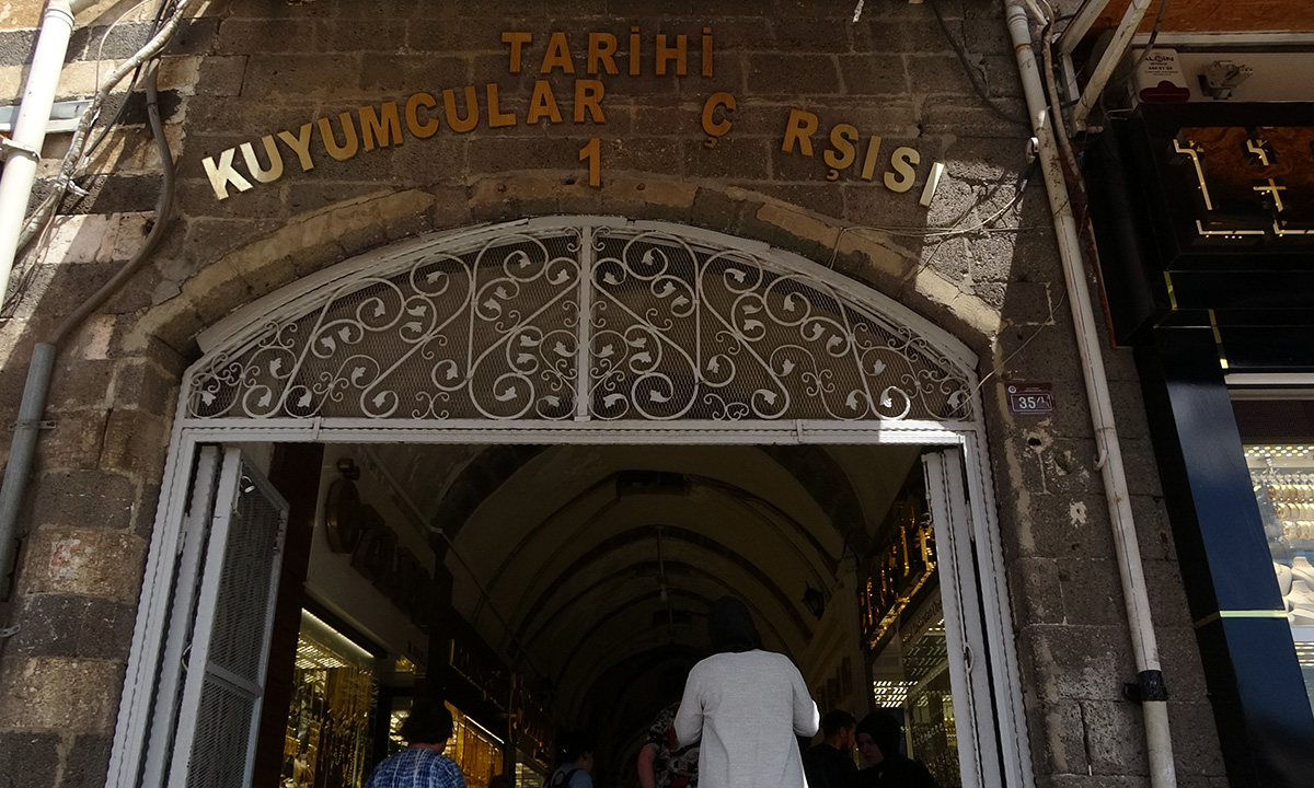 Diyarbakır Kuyumcular ve Sarraflar Odası Başkanı (DİKO) Mehmet Yüksel ve ekibi, oda olarak kuyumcu sektörü ve kent için belirledikleri projeleri hayata geçirmeye başladı.