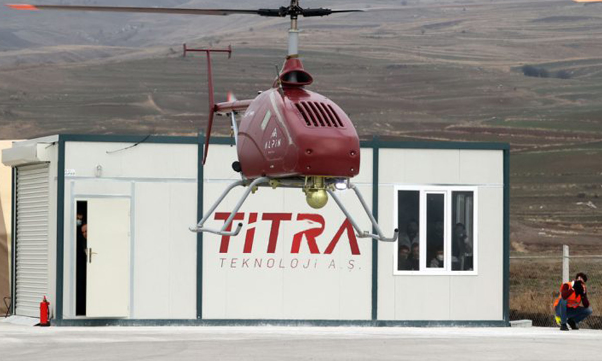 TİTRA tarafından 2 kişi kapasiteli ve maksimum üç buçuk saat havada kalabilen bir helikopter platformu üzerine inşa edilen ALPİN, yeni özellikleri ile dikkat çekiyor.