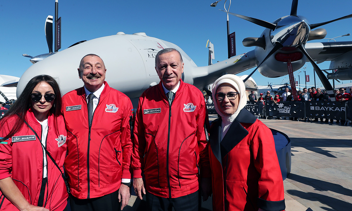 <p>Bakü Crystal Hall ve Deniz Kenarı Bulvarı Milli Park'ta düzenlenen dünyanın en büyük festivallerinden TEKNOFEST Azerbaycan’a Türkiye’den yoğun ilgi gösterildi.</p>