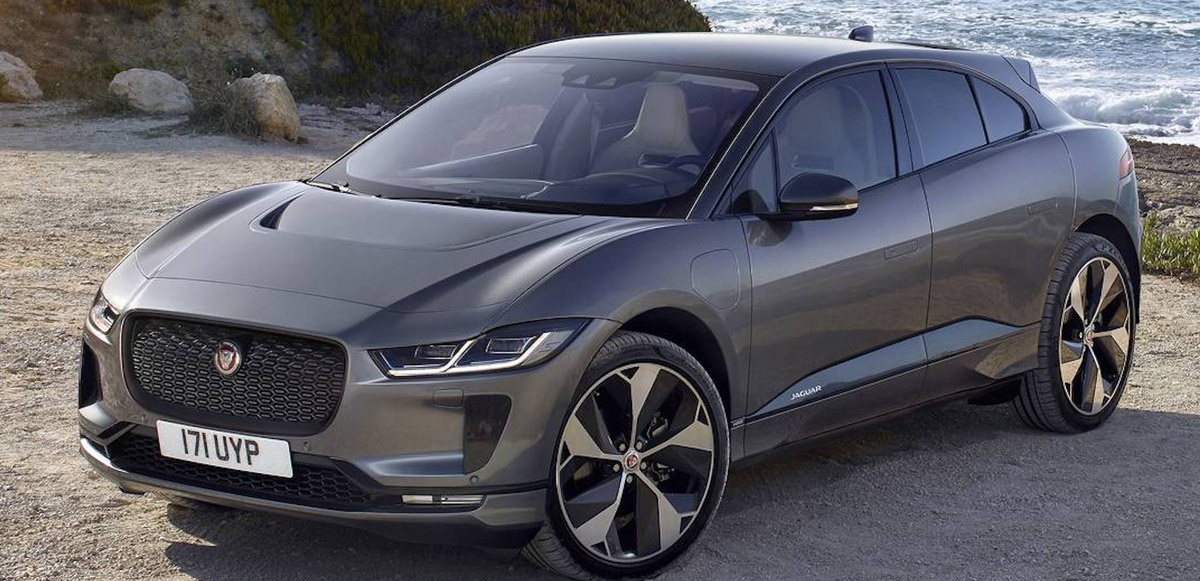 <h3>JAGUAR I-PACE</h3><p>Türkiye’de satılan elektrikli otomobiller arasında en fazla dikkat çekenlerden biri Jaguar tarafından üretiliyor. I-Pace adındaki bu otomobil, bataryası tam dolu haldeyken 470 km menzil sunabiliyor.<br /><br />Fiyat: 2 milyon 548 bin 708 TL</p>