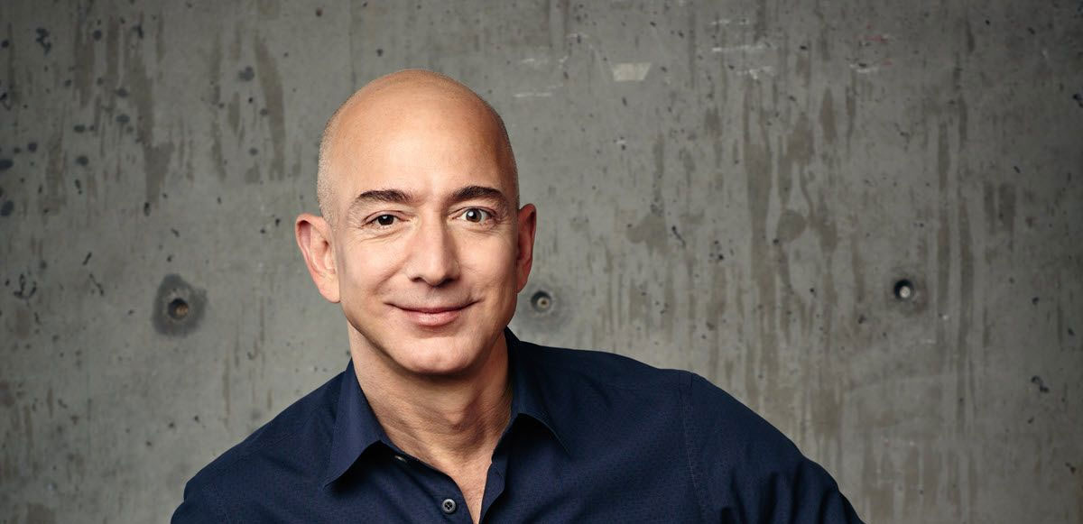 <h3>Jeff Bezos</h3><p>Amozon’un patronu Jeff Bezos’un serveti pandemi sonrasında 65,3 milyar dolar eriyerek 127 milyar dolara geriledi. Bezos’un Pazartesi günü yaşadığı kayıp 6,2 milyar dolar oldu.</p>