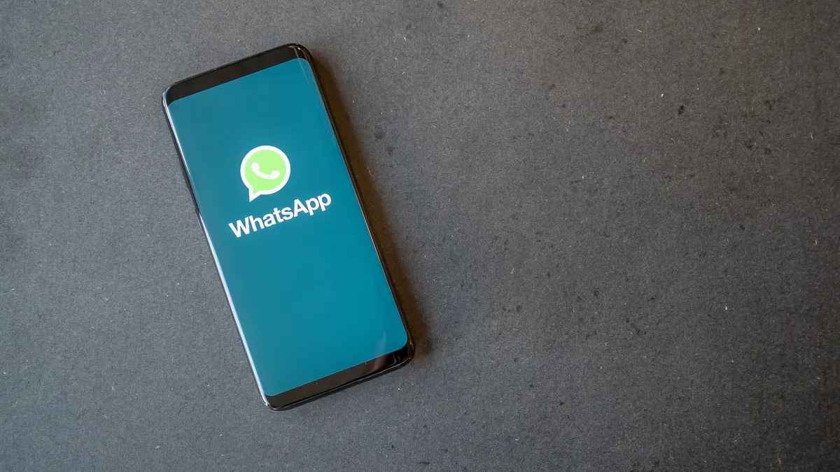 <p>WhatsApp'ın son güncellemesiyle kullanıcılardan; profil resminizi, durumlarınızı ve son görülmenizi görebilecek kişiler için özel liste oluşturabileceksiniz. </p>