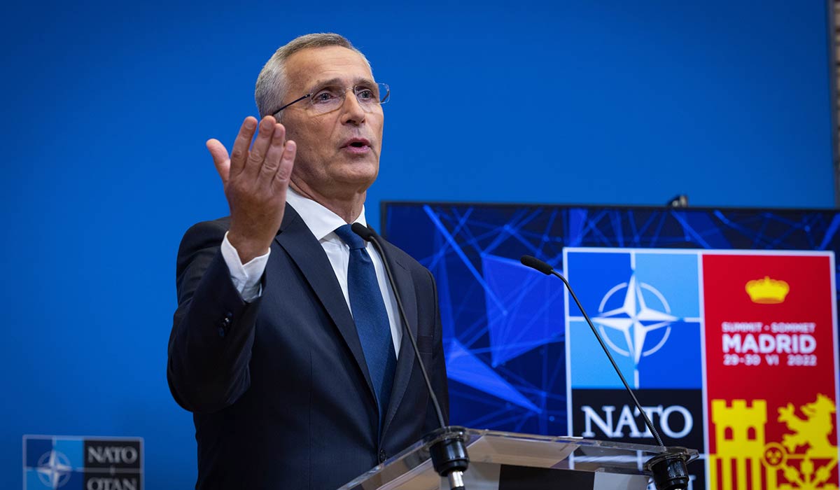 <h3>STOLTENBERG DERSİNE İYİ ÇALIŞMIŞ</h3><p>Daha önce Türkiye'nin İsveç ve Finlandiya'yı veto etme gerekçelerinin meşru olduğunu ifade eden Jens Stoltenberg'in müzakerelerdeki dersine iyi çalışmış olması da dikkatlerden kaçmadı.</p>