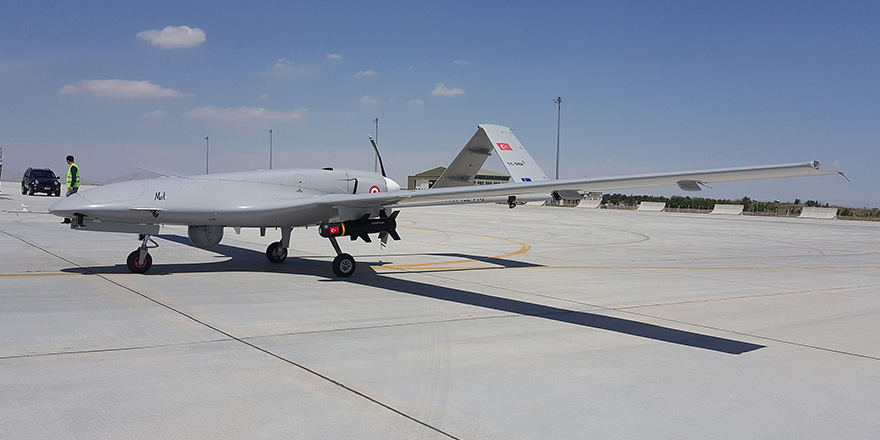 <p>Edge Autonomy istihbarat, gözetleme ve keşif (ISR) ve ayrıca hedefleme için çeşitli yükleri taşıyabilen hafif dronlar üretiyor. Edge Autonomy'den yapılan basın açıklamasına göre, işletme yaklaşık 25 yıldır ABD Savunma Bakanlığı ve NATO müttefiklerine insansız hava araçları üretiyor.</p>