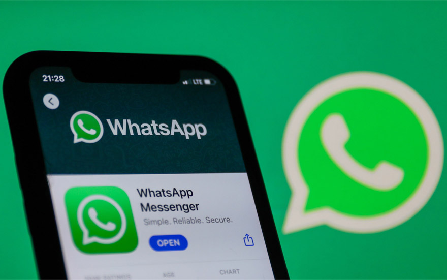 <p>Geçtiğimiz haftalarda WhatsApp, çevrimiçi gizleme özelliği üzerine çalışıyordu. Bu özelliğin test sürecine başlaması milyonlarca kullanıcı için epey şaşkınlığa neden oldu.</p><p>Kullanıcılar, çevrimiçi gizleme özelliği sayesinde birbirinden gizlice WhatsApp'ta aktif olacak ve bu durumu istedikleri sürece hiç kimse bilmeyecek. </p>