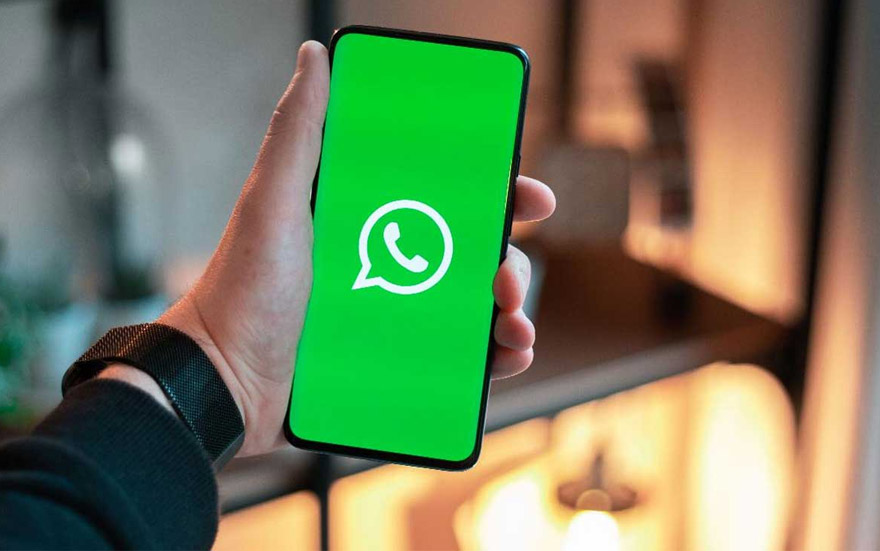 <h2>GRUP YÖNETİCİLERİ MESAJLARI SİLEBİLECEK</h2><p>Phonearena'nın haberine göre WhatsApp, grup yöneticilerinin herhangi bir mesajı herkes için silmesini sağlayan bir özellik üzerine çalışıyor.</p>