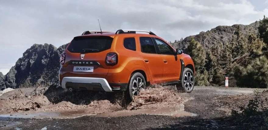 <p><strong>DACİA </strong><br />Yeni Duster Comfort 1.0 Turbo 90 bg 4x2 483.000 TL</p><p>Comfort ECO- G Turbo 100 bg 4x2 505.900  TL<br />Prestige ECO- G Turbo 100 bg 4x2 526.900  TL<br />Comfort 1.3 Turbo 150 bg EDC 4x2 - 558.900 TL<br />Comfort 1.3 Turbo 150 bg 4x4 - 551.900 TL<br />Comfort 1.5 Blue dCi 115 bg 4x2 - 556.900 TL</p><p>Comfort 1.5 Blue dCi 115 bg 4x4 - 624.000 TL</p><p>Prestige Plus 1.3 Turbo 150 bg EDC 4x2 - 602.900 TL</p>