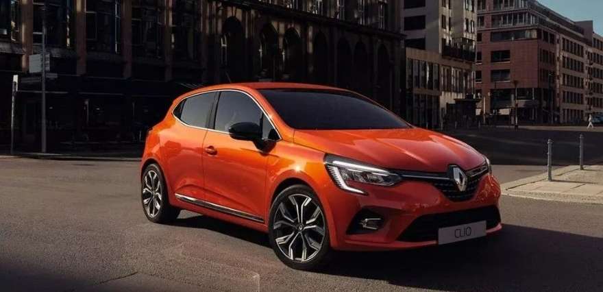 <p><strong>RENAULT</strong><br />Clio Joy 1.0 Sce 65 bg</p><p>Liste fiyatı 435.000 TL</p><p>Joy 1.0 TCe X-Tronic 90 bg - 485.900 TL</p><p>Touch 1.0 TCe X-Tronic 90 bg - 506.000 TL</p><p>Icon 1.0 TCe X-Tronic 90 bg - 548.000 TL</p>