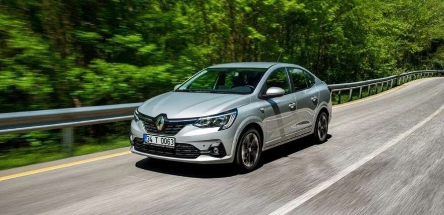 <p><strong>RENAULT</strong><br />Taliant Joy 1.0 Sce 65 bg</p><p>Liste fiyatı 403.000 TL</p><p>Joy 1.0 Turbo X-tronic 90 bg 501.000 TL</p><p>Touch 1.0 Turbo X-tronic 90 bg 536.900 TL</p>