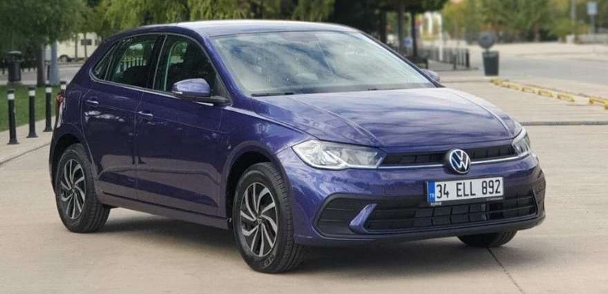 <p><strong>VOLKSWAGEN </strong></p><p>Polo 1.0 80 PS Manuel Impression</p><p>Liste fiyatı 490,000 TL</p><p>Yeni Polo 1.0 TSI 95 PS Manuel Life</p><p>Fiyatı 528,600 TL</p><p>Yeni Polo 1.0 TSI 95 PS DSG Life - 570,700 TL </p><p>Yeni Polo 1.0 TSI 95 PS DSG Style - 671,500 TL</p>